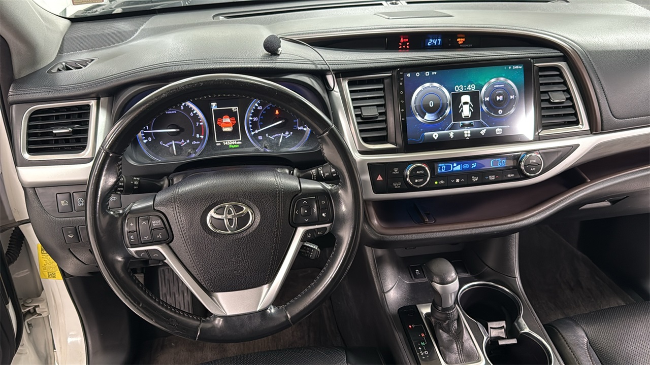 2018 Toyota Highlander Limited photo 9