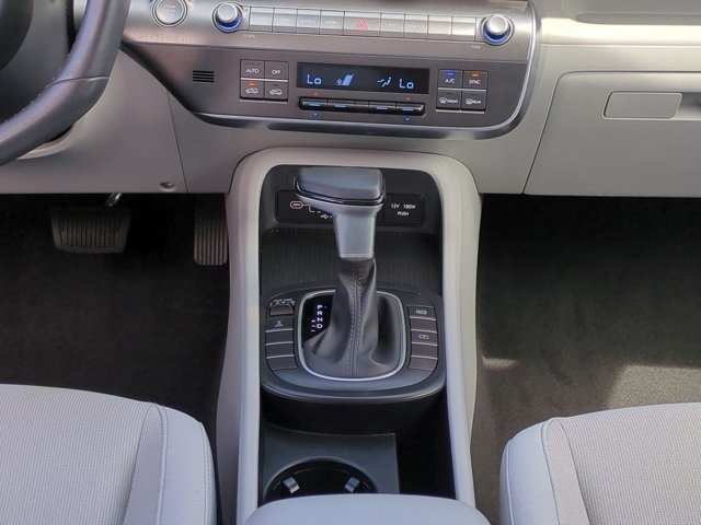 2024 Hyundai Kona SE photo 16