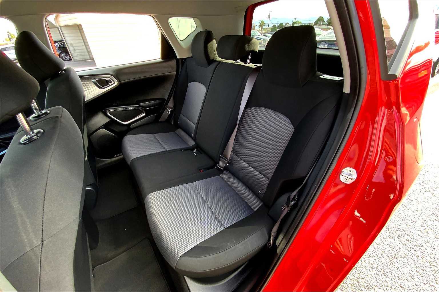 2023 Kia Soul LX photo 19