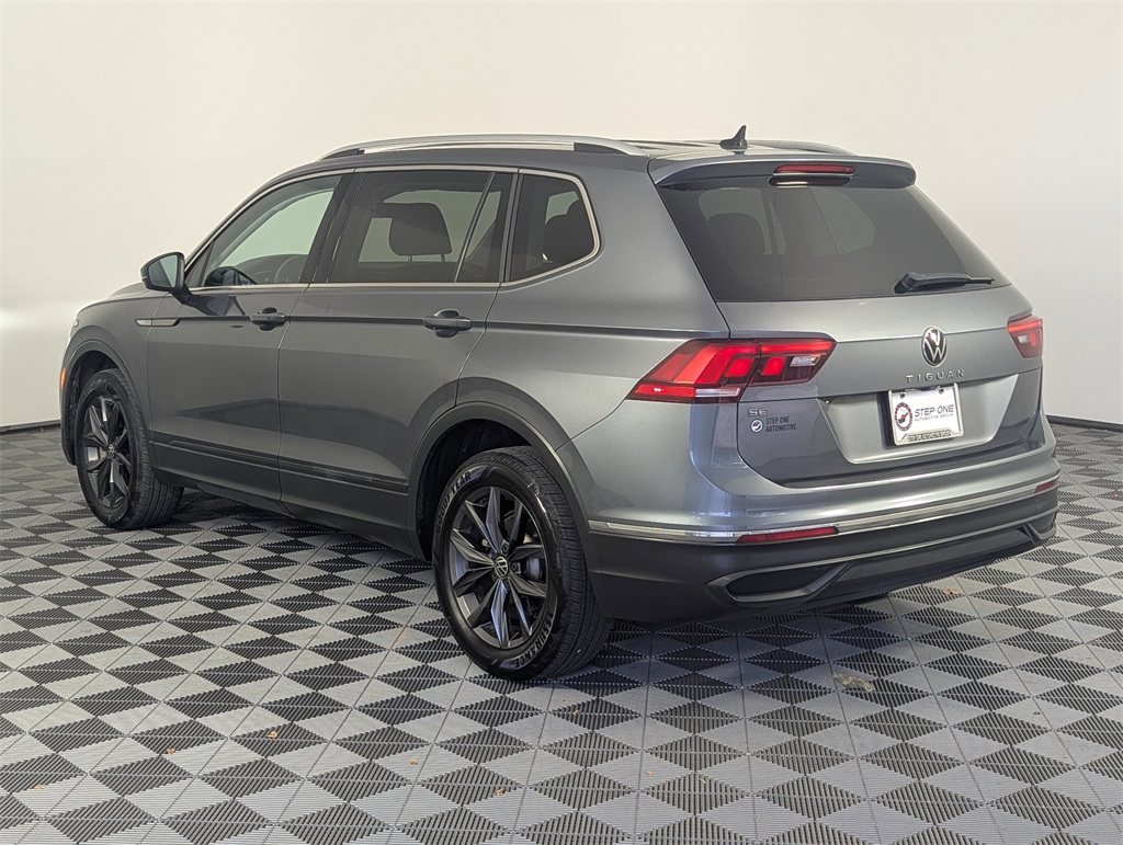 2022 Volkswagen Tiguan SE photo 2