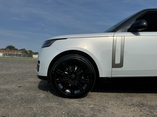 2024 Land Rover Range Rover SE photo 7