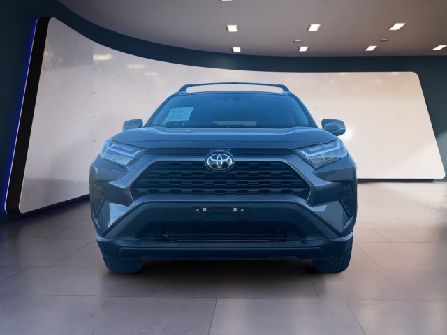 2022 Toyota RAV4 XLE photo 8