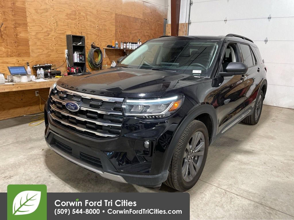 2025 Ford Explorer Active's photo