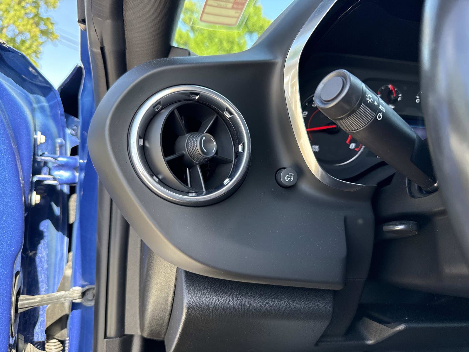 2019 Chevrolet Camaro 1LT photo 26
