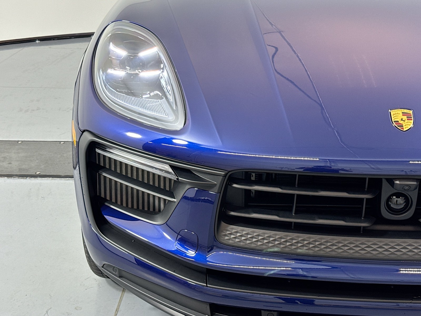 2025 Porsche Macan S photo 26