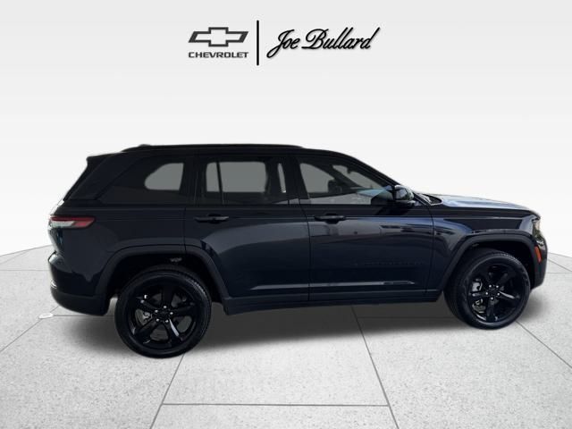 2024 Jeep Grand Cherokee Limited photo 4