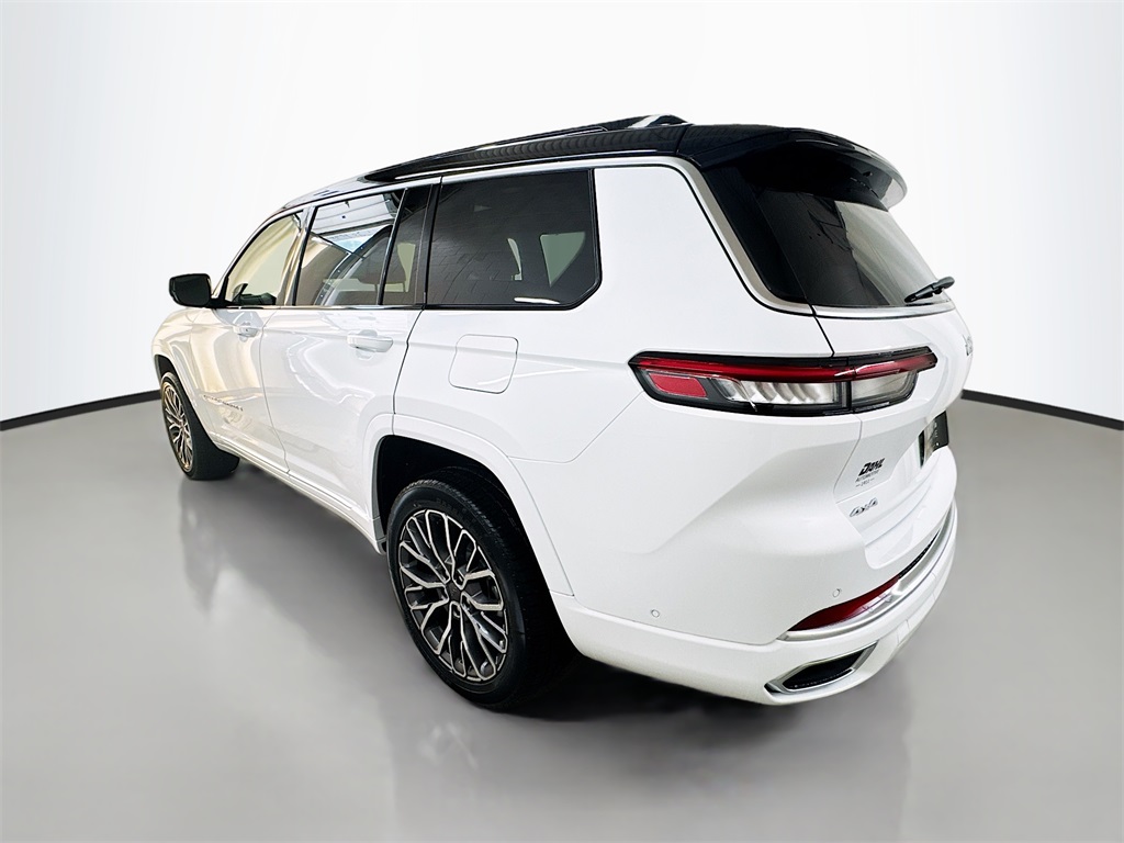 2025 Jeep Grand Cherokee L Summit Reserve photo 4