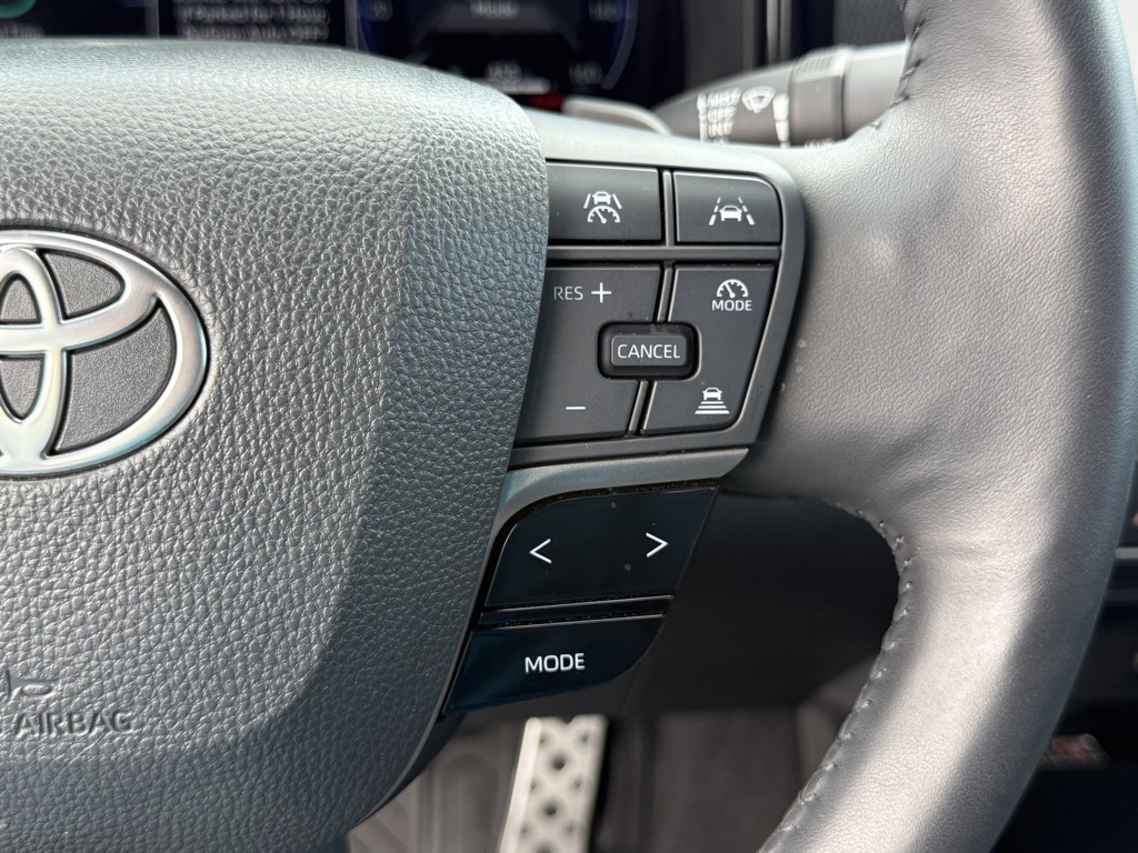 2025 Toyota Camry XSE photo 18