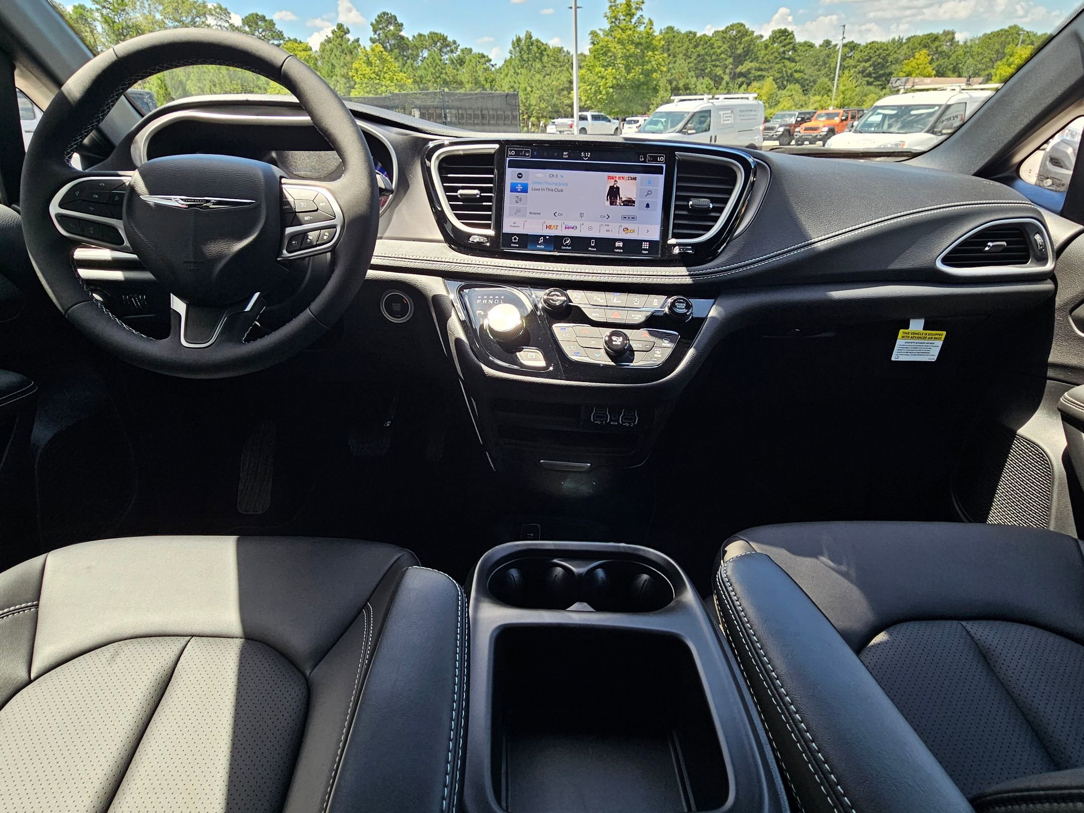 2025 Chrysler Pacifica photo 9