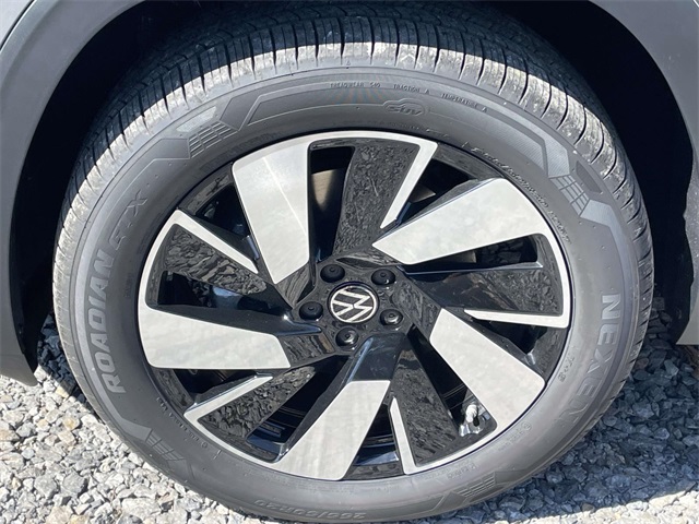 2026 Volkswagen Atlas Cross Sport SE Technology photo 10