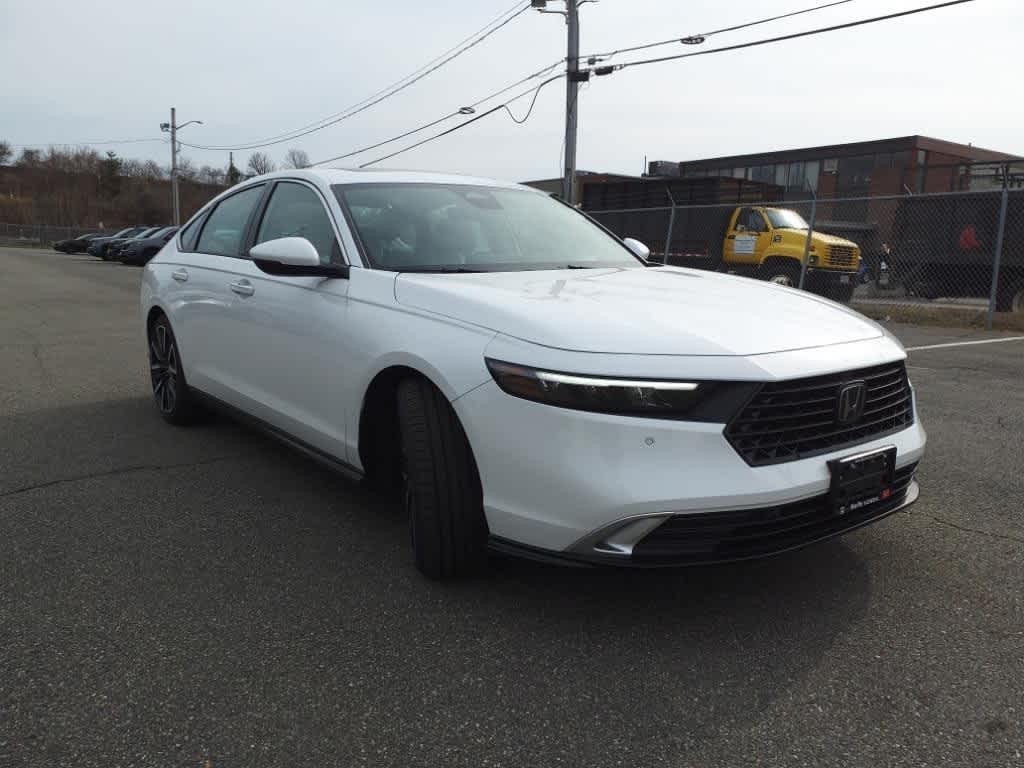 2025 Honda Accord Hybrid Touring photo 2