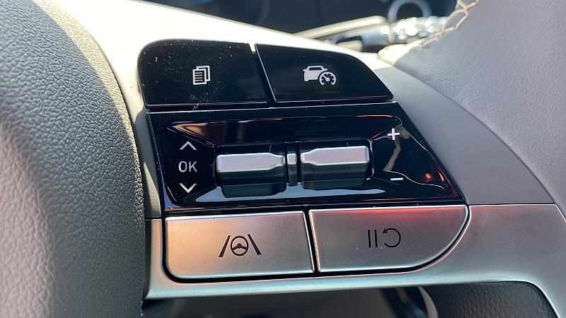 2025 Hyundai Elantra SEL Sport photo 35