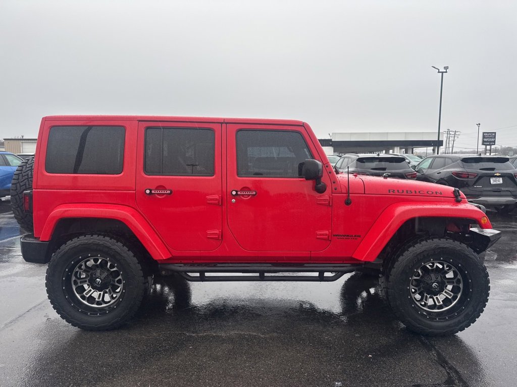 2016 Jeep Wrangler Unlimited Rubicon photo 2