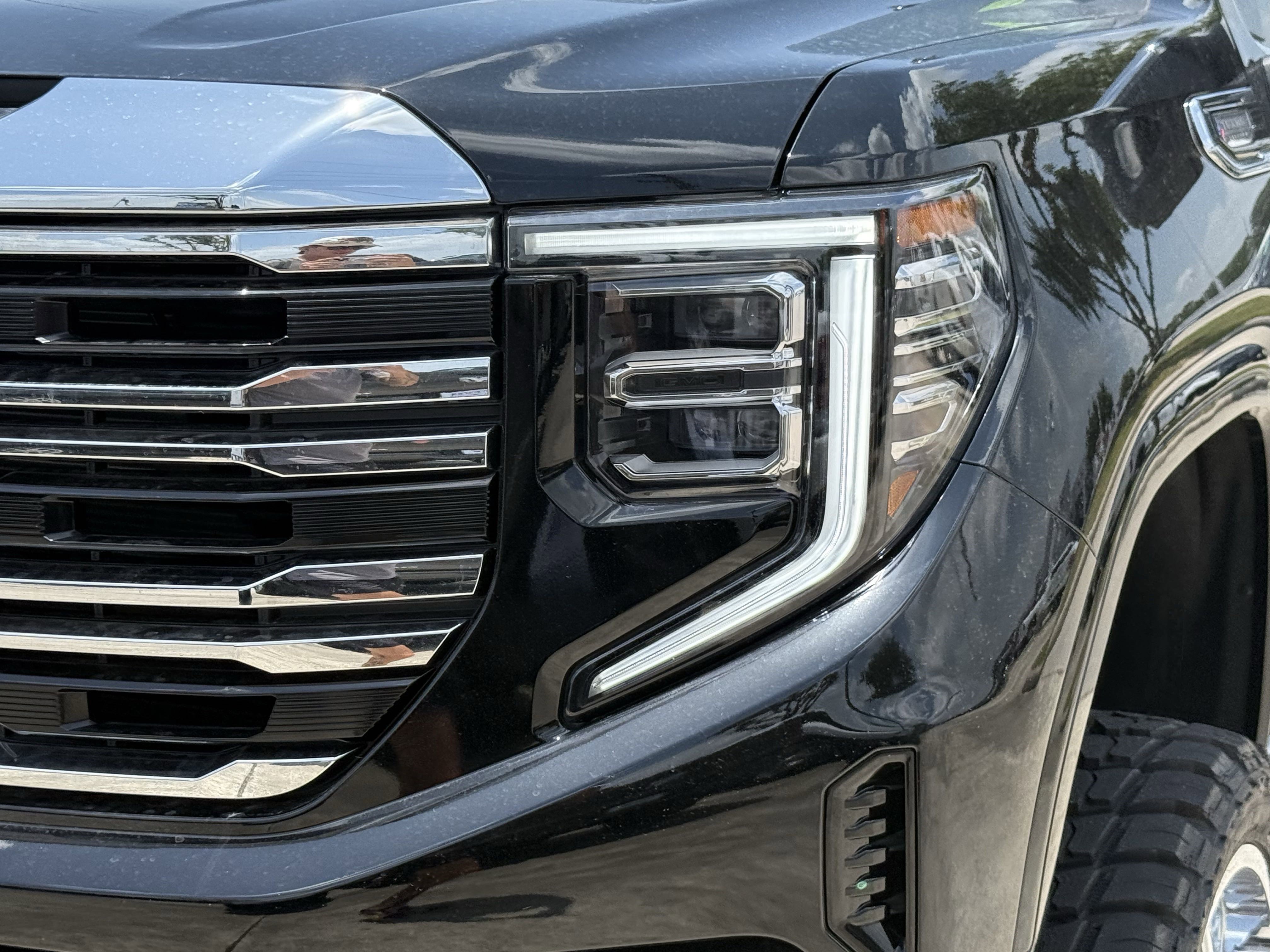2025 Gmc Sierra 1500 SLT photo 2