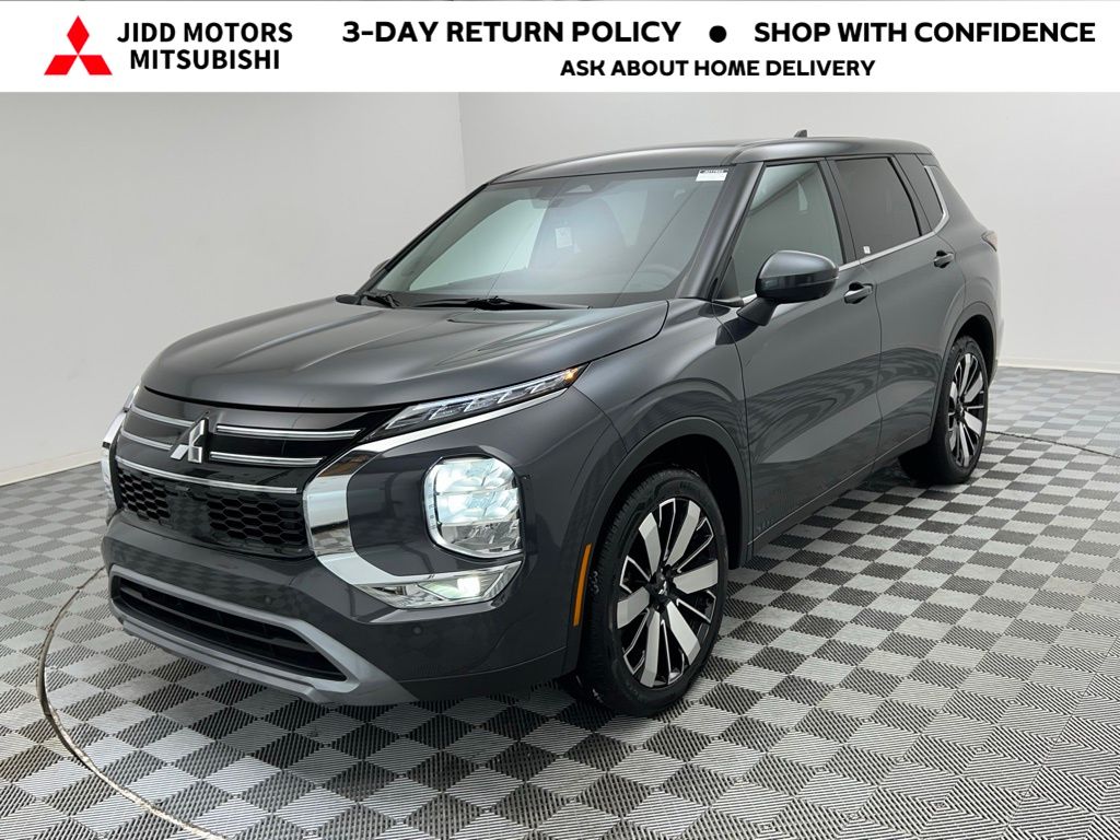 2025 Mitsubishi Outlander SE's photo