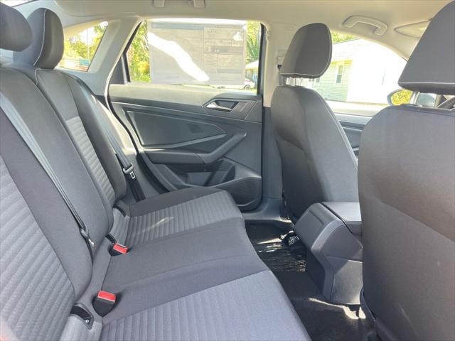 2025 Volkswagen Jetta 1.5T S photo 18