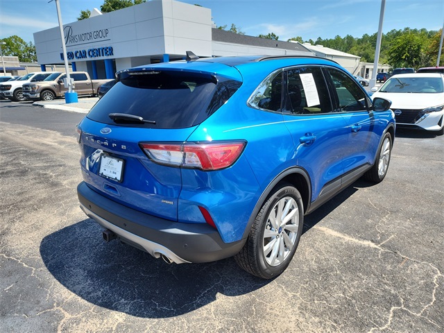 2021 Ford Escape Titanium Hybrid photo 3