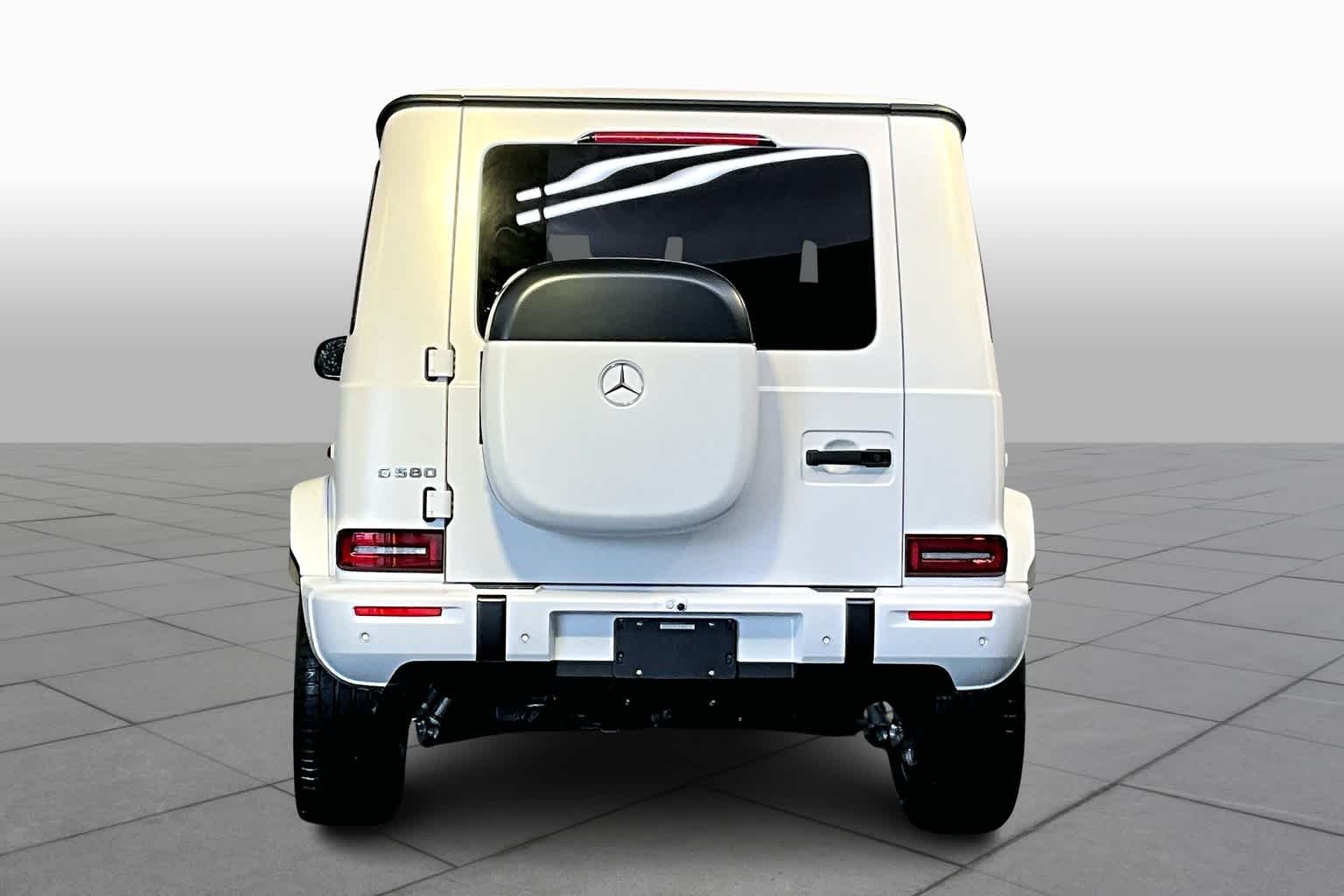 2025 Mercedes Benz G photo 4