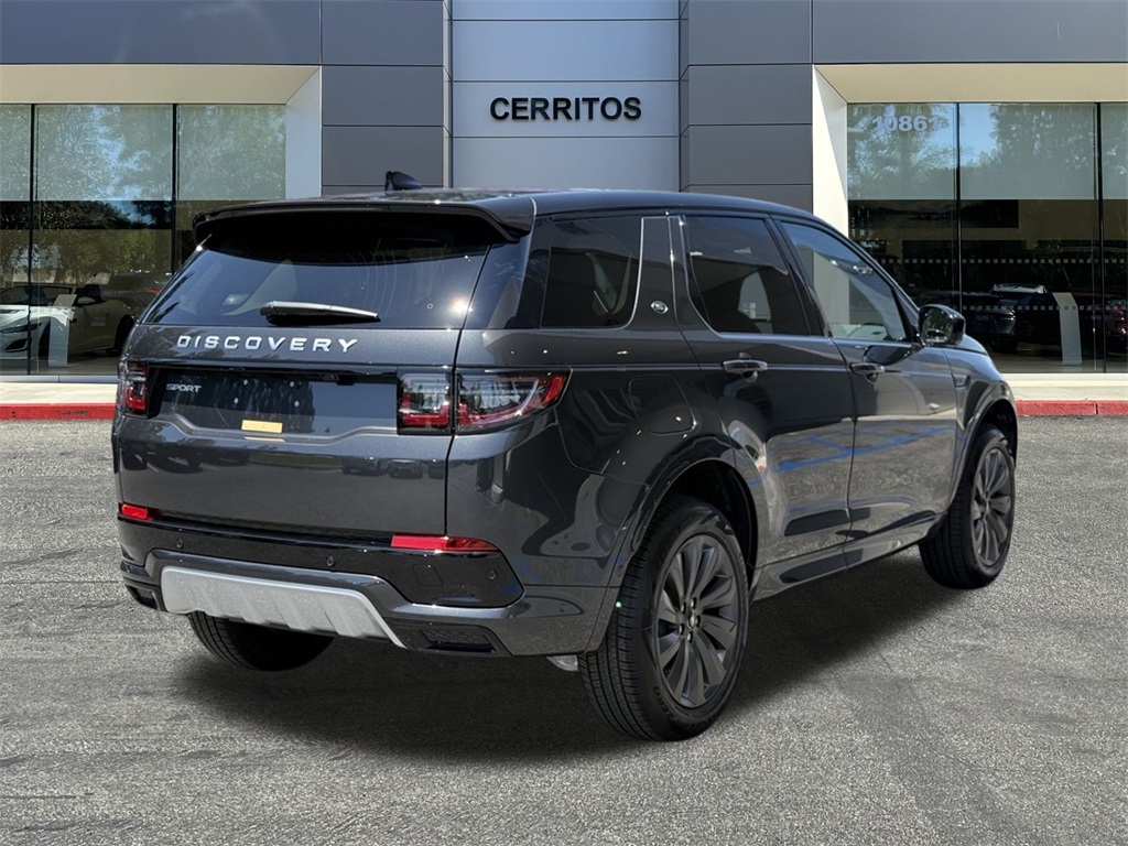 2025 Land Rover Discovery Sport S photo 4