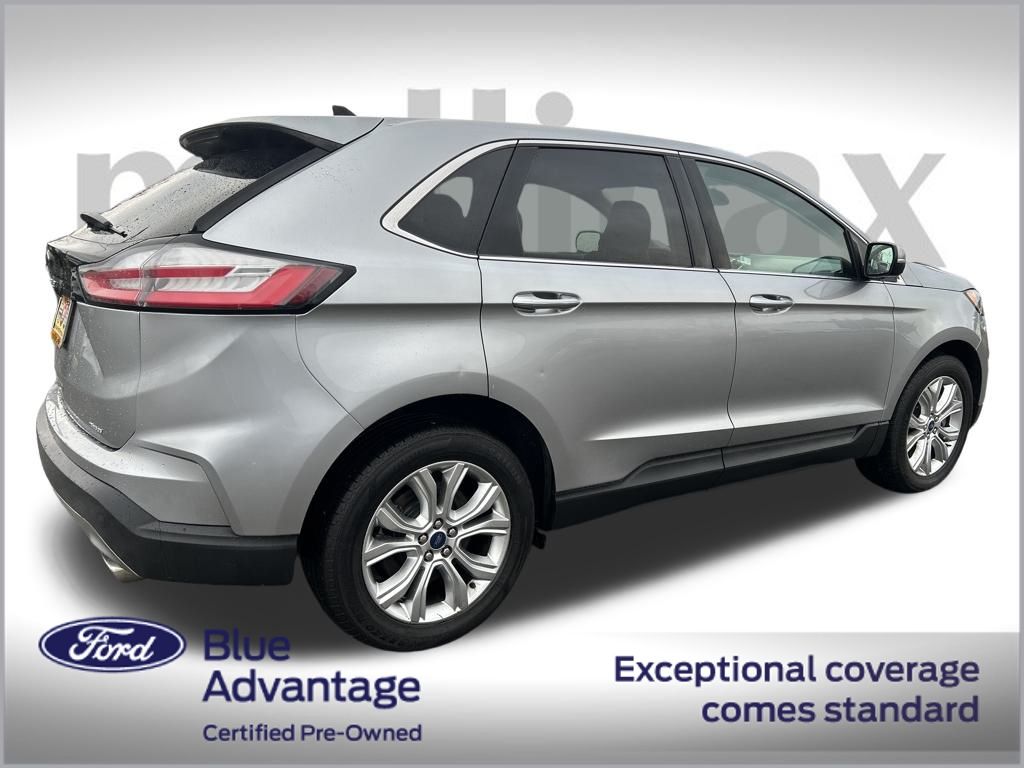 2022 Ford Edge Titanium photo 3