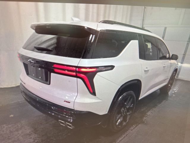 2025 Chevrolet Traverse RS photo 2