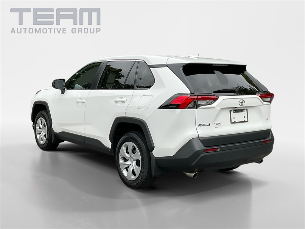 2024 Toyota RAV4 LE photo 4
