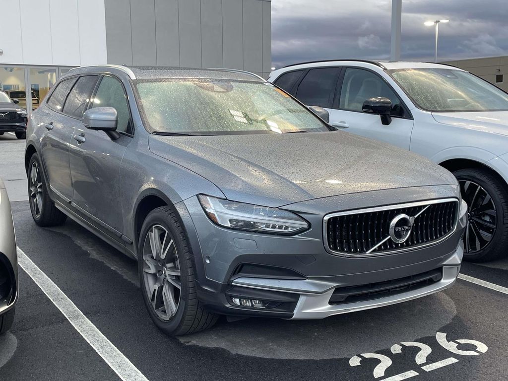 2019 Volvo V90 Cross Country Base's photo