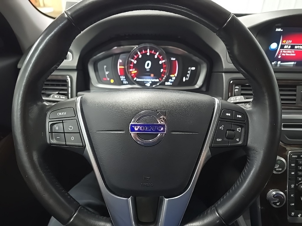 2016 Volvo XC70 T5 Premier photo 18