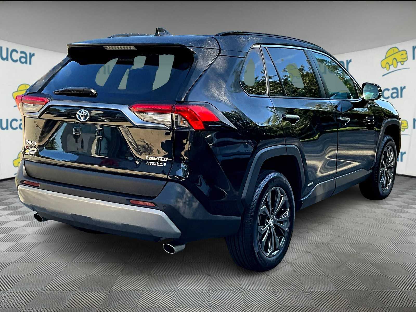 2023 Toyota RAV4 Hybrid Limited photo 4
