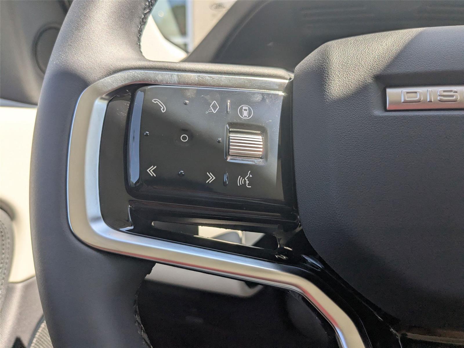2025 Land Rover Discovery Sport S photo 12