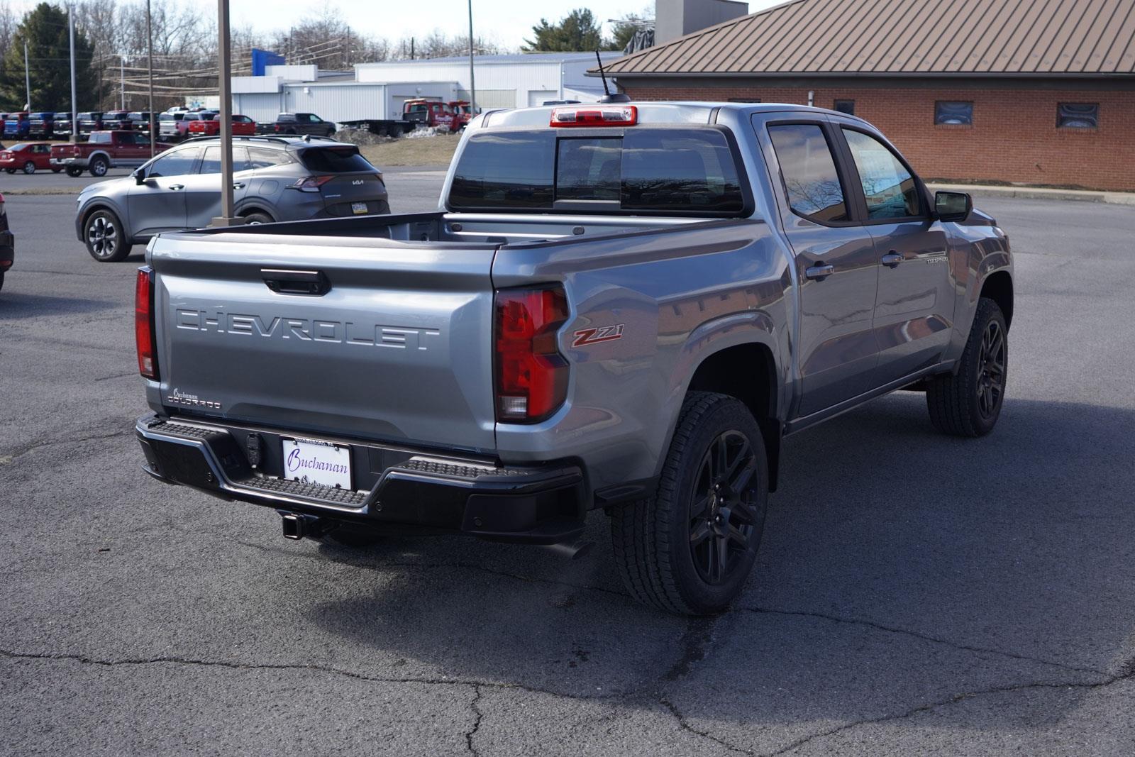 2025 Chevrolet Colorado Z71 photo 3