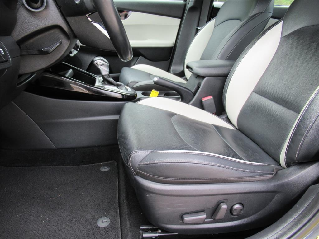 2020 Kia Forte EX photo 16