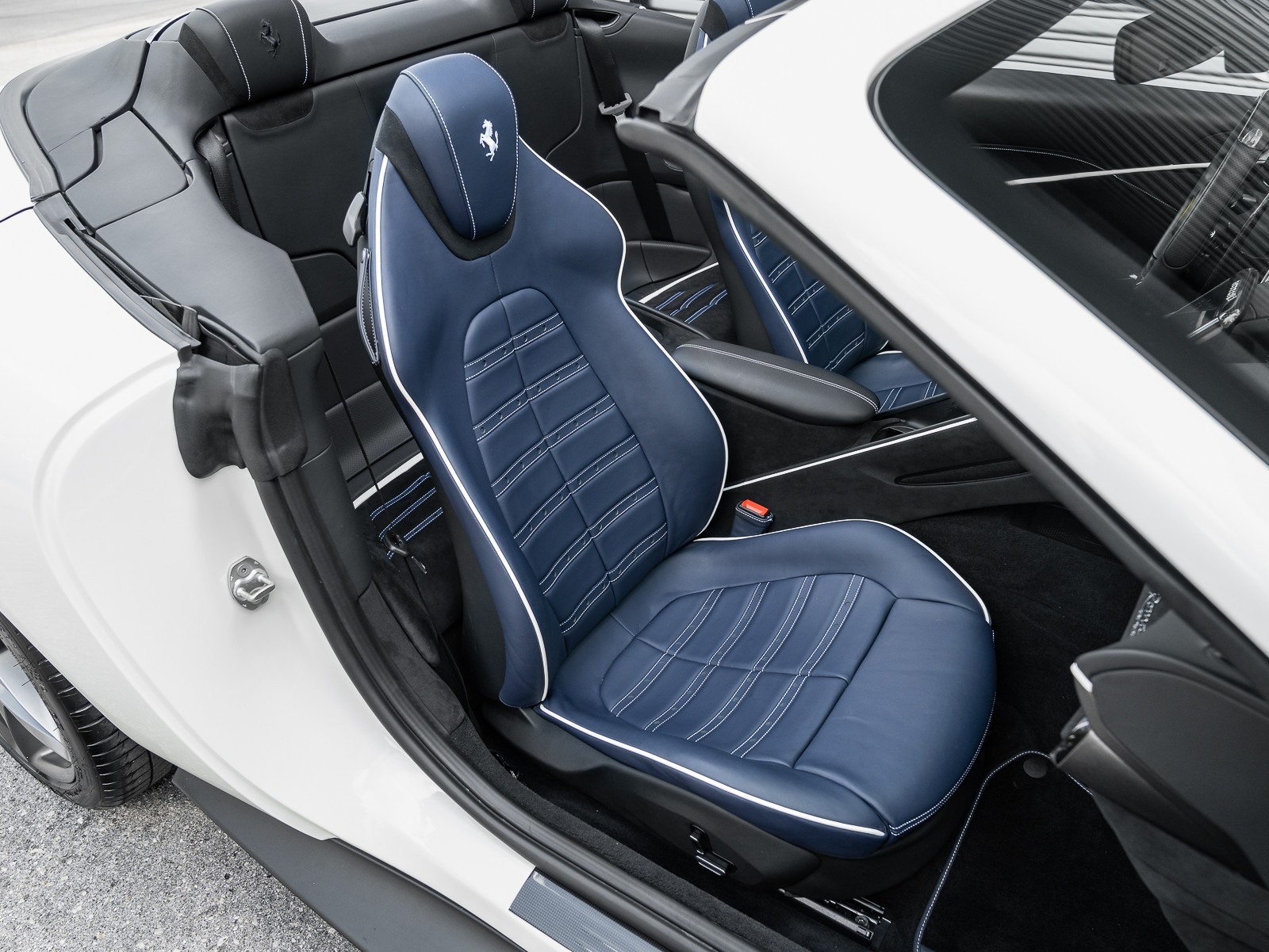 2024 Ferrari Roma Spider photo 4