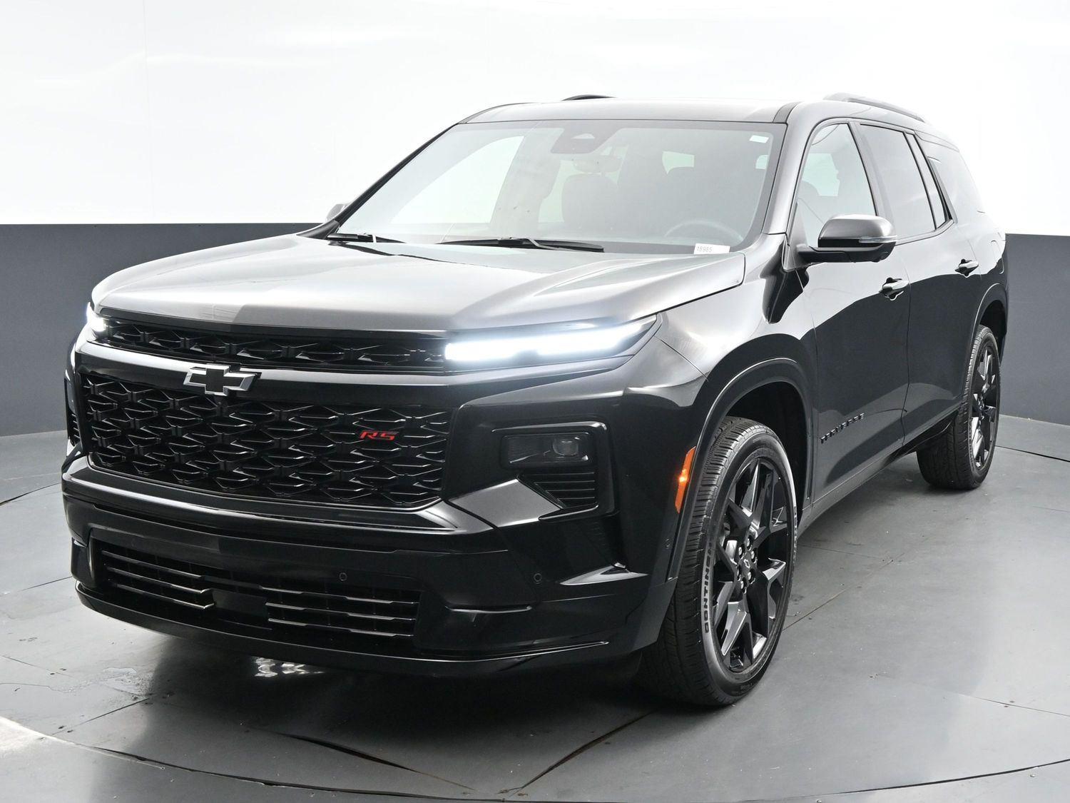 2024 Chevrolet Traverse RS photo 2
