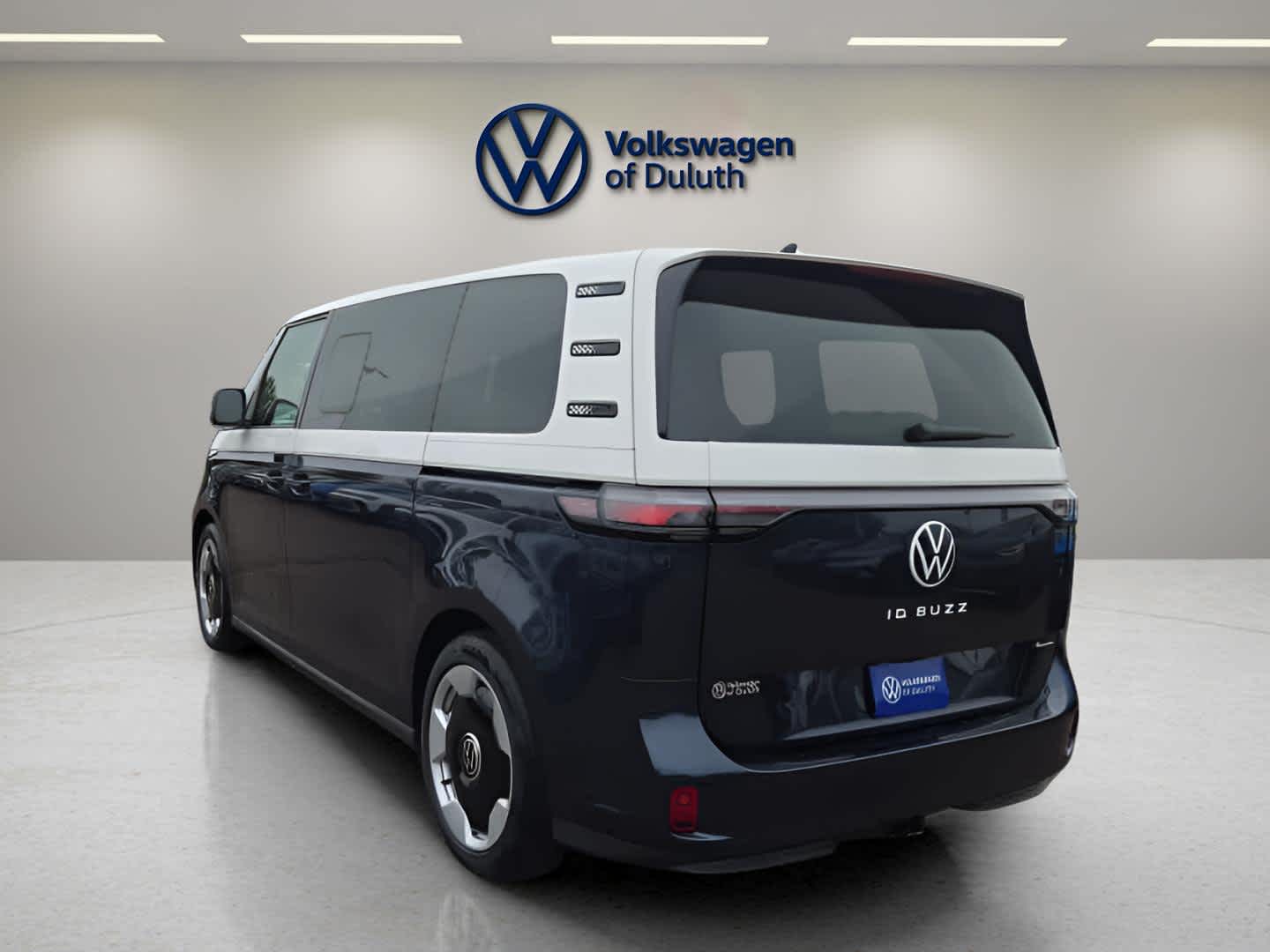 2025 Volkswagen ID. Buzz Pro Plus photo 3