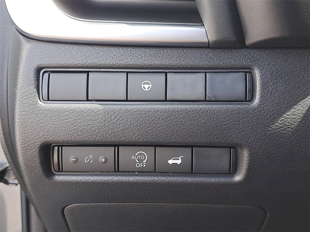 2026 Nissan Rogue SV photo 23
