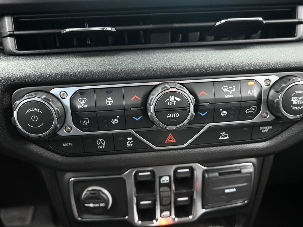 2025 Jeep Gladiator Sport S photo 14