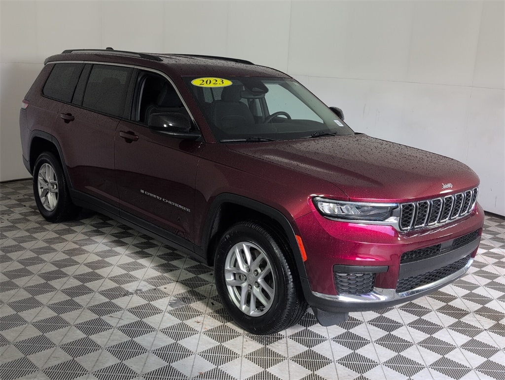 2023 Jeep Grand Cherokee Laredo photo 2
