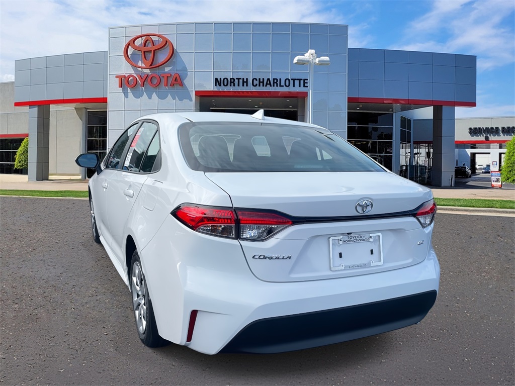 2025 Toyota Corolla LE photo 5