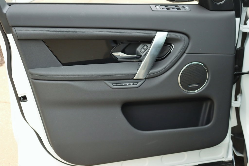 2025 LAND ROVER DISCOVERY SPORT - Image 9