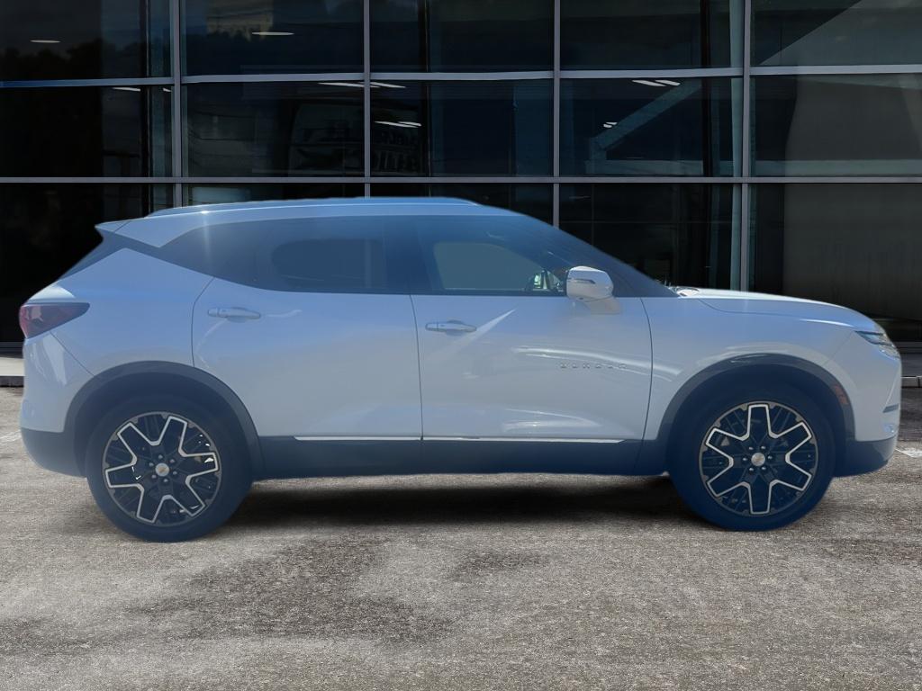2023 Chevrolet Blazer Premier photo 2