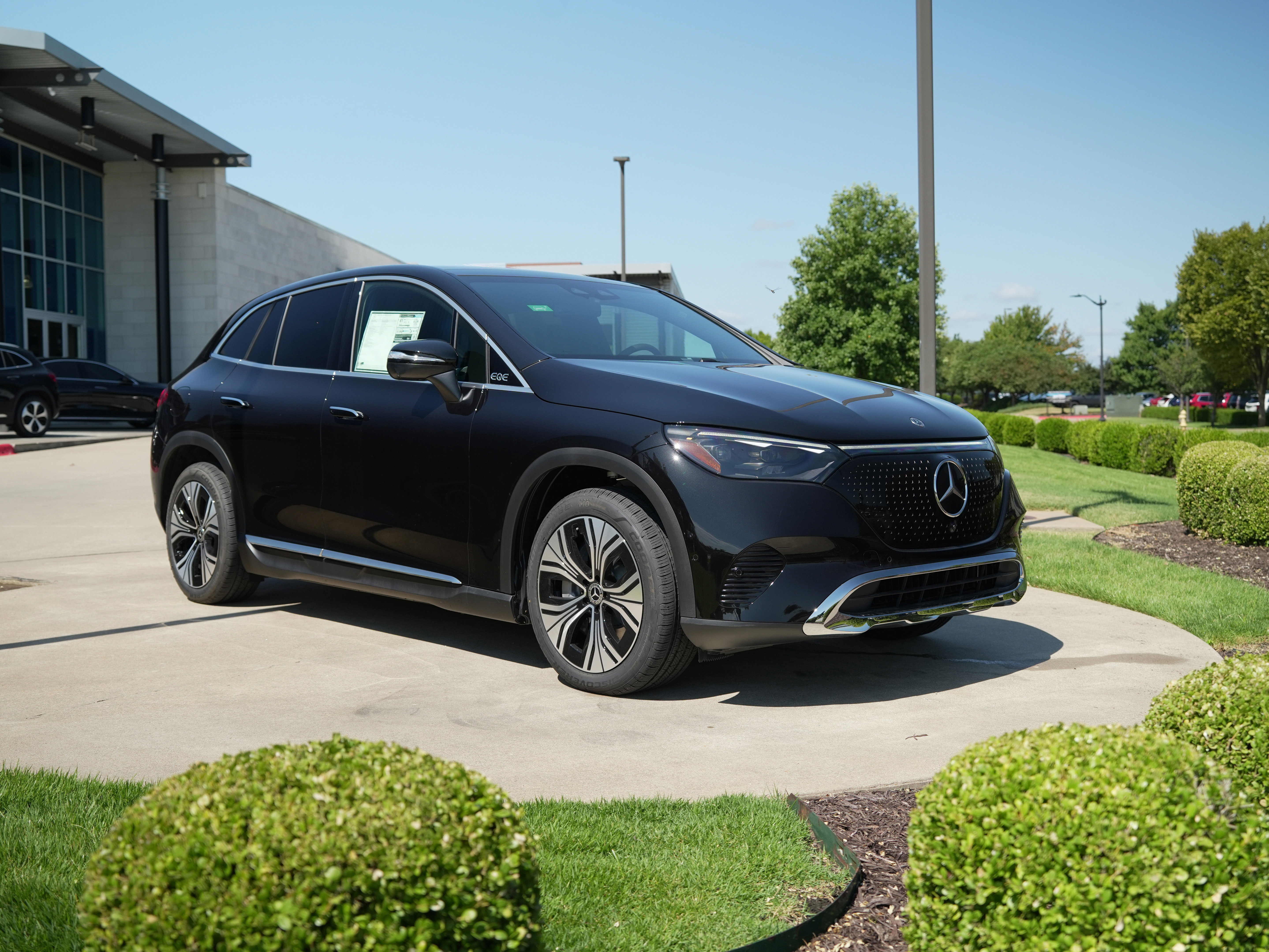 2026 Mercedes-Benz EQE SUV Base's photo