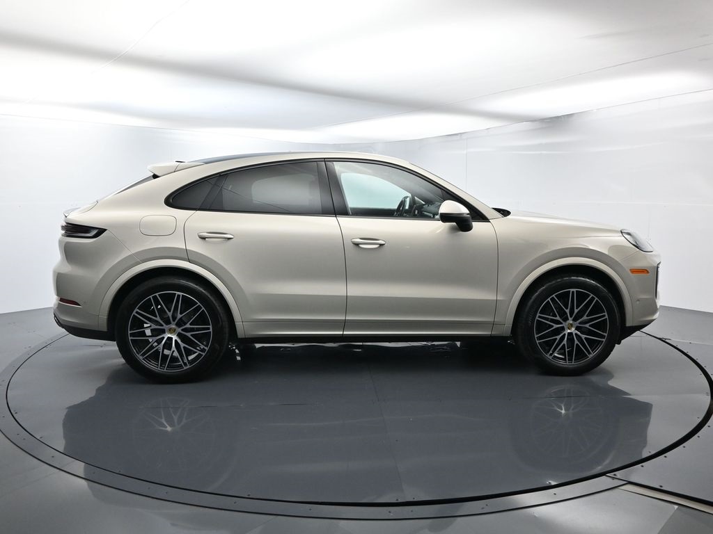 2024 Porsche Cayenne Coupe Base photo 12