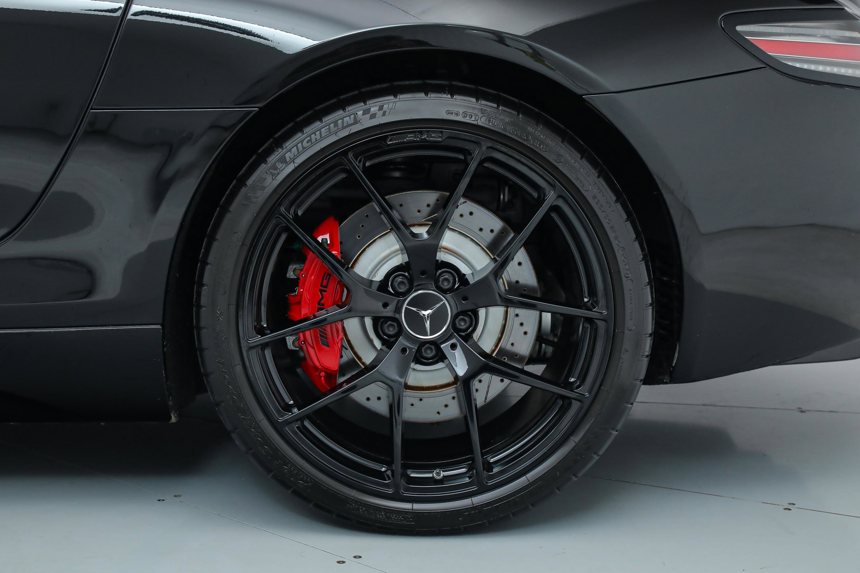 2015 Mercedes Benz SLS AMG photo 46