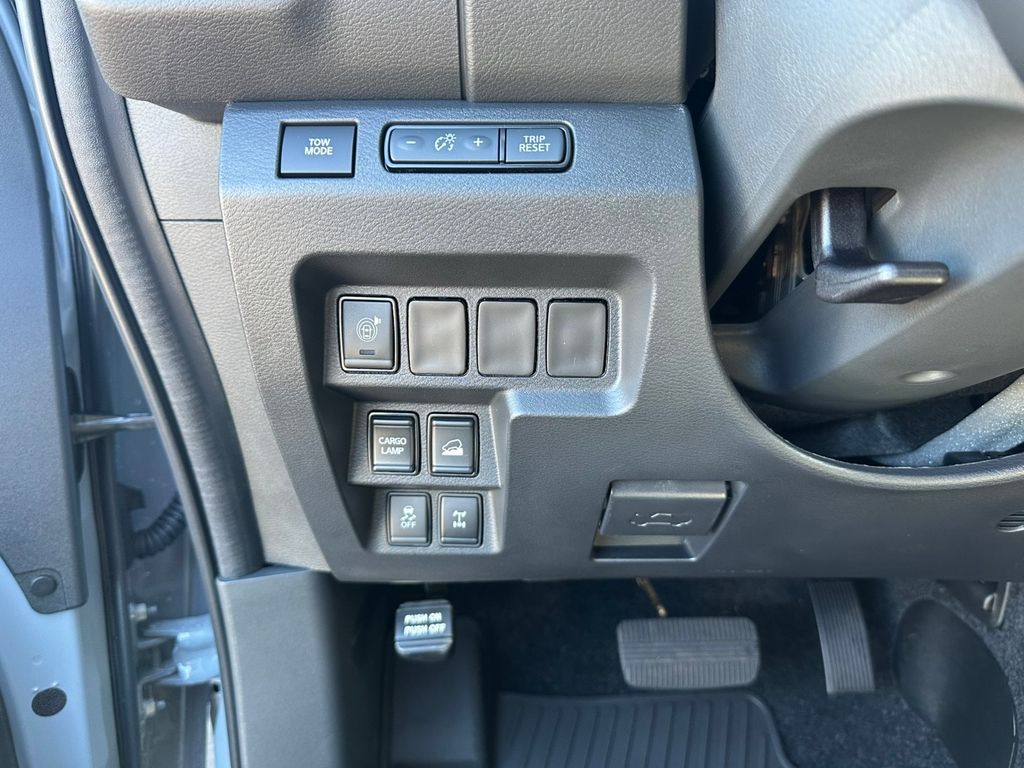 2025 Nissan Frontier PRO-4X photo 15