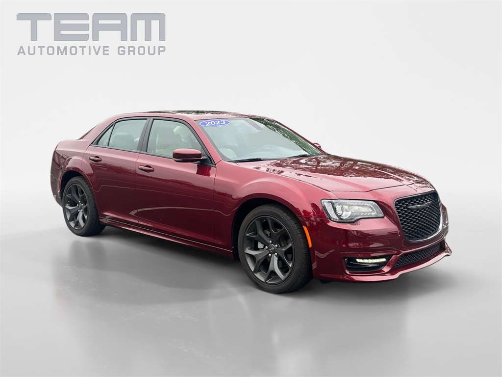 2023 Chrysler 300 Touring L