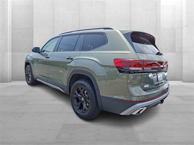 2025 Volkswagen Atlas Peak Edition SE photo 3