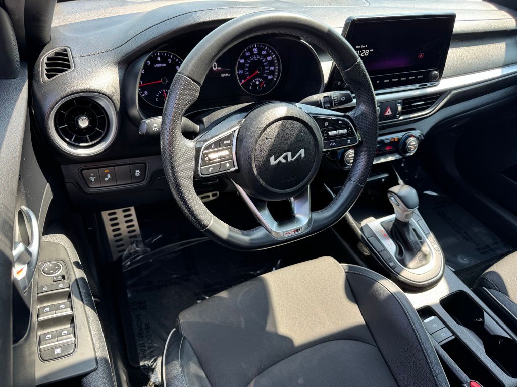 2023 Kia Forte GT-Line photo 19