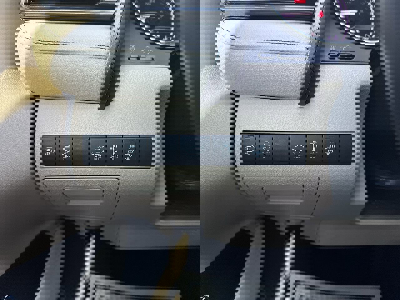 2022 Toyota Camry Hybrid XLE photo 17