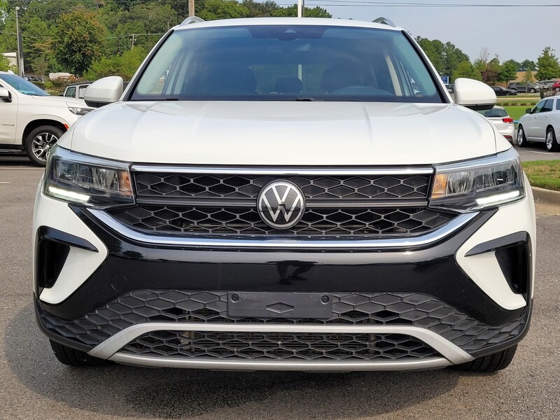 2023 Volkswagen Taos SE photo 4